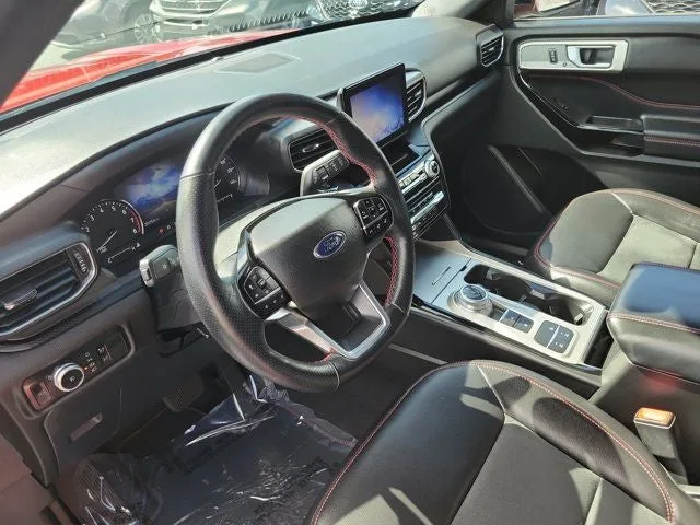 2023 Ford Explorer ST-Line photo 18