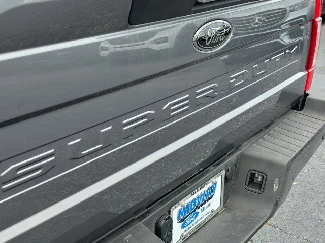 2022 Ford F-250SD Lariat FX4 photo 7