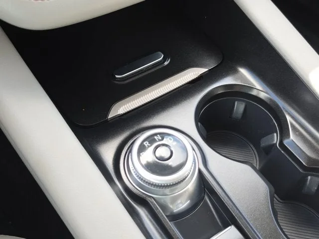 2025 Ford Explorer Active photo 28