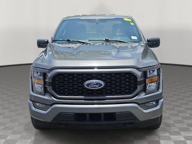 2023 Ford F-150 XL photo 2