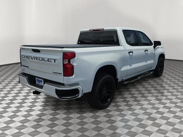 2024 Chevrolet Silverado 1500 Custom photo 6