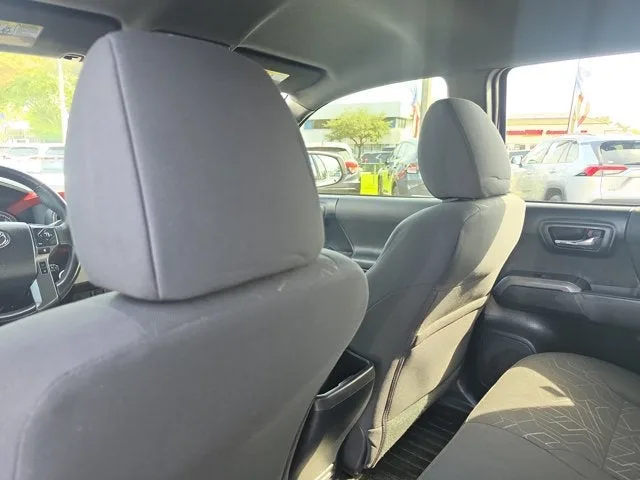 2018 Toyota Tacoma TRD Sport V6 photo 16
