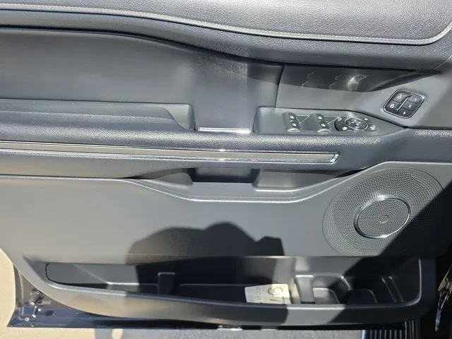 2023 Ford Expedition Max XLT photo 15