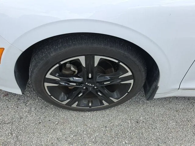 2024 Kia K5 GT-Line photo 8