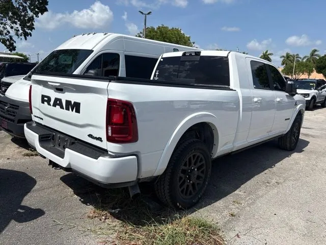 2026 RAM 2500 Limited Night Edition photo 7