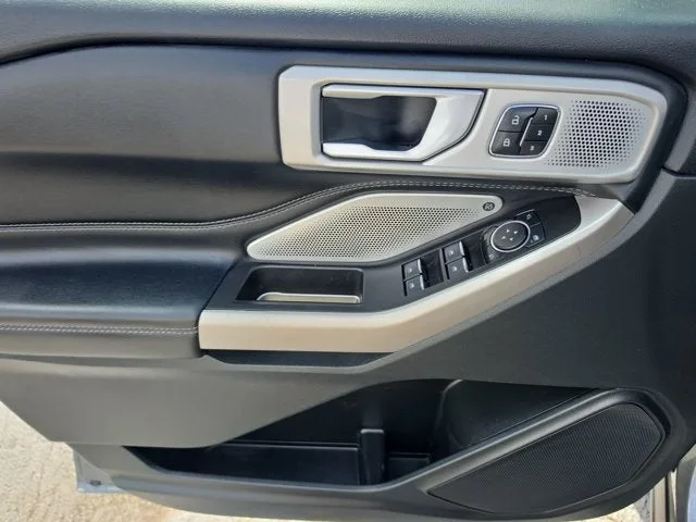 2023 Ford Explorer Limited photo 17