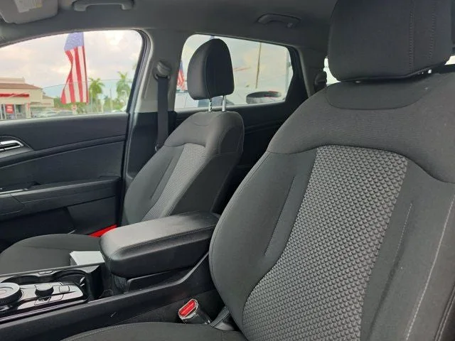 2024 Kia Sportage Hybrid LX photo 16