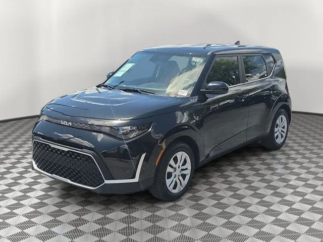 2024 Kia Soul LX photo 3