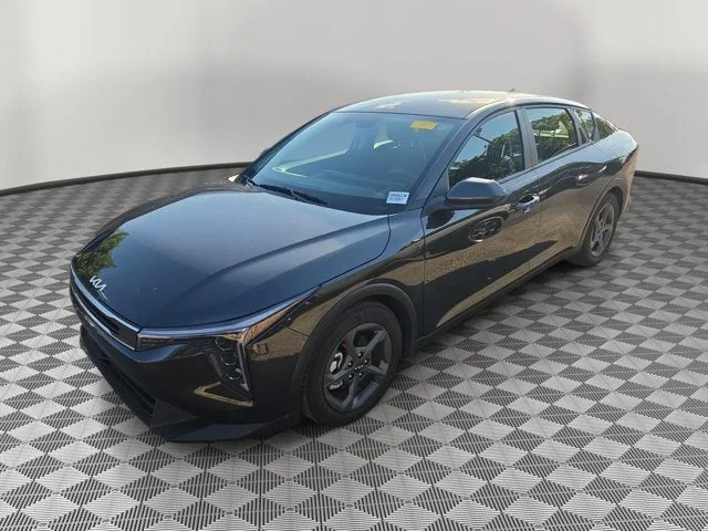 2026 Kia K4 LXS photo 2
