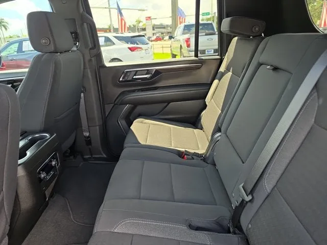 2025 Chevrolet Suburban LS photo 15