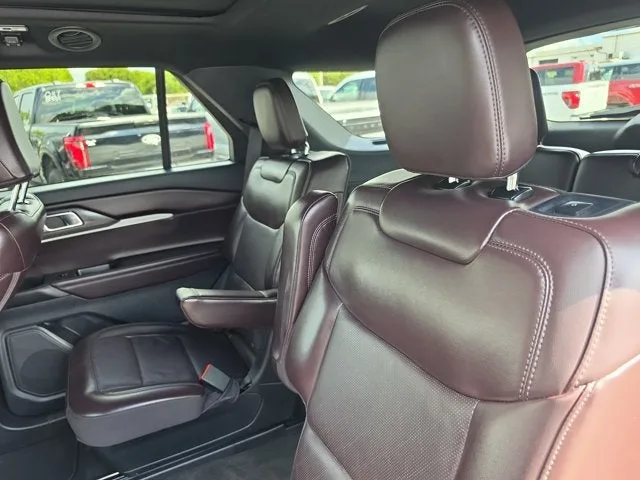 2025 Ford Explorer Platinum photo 14