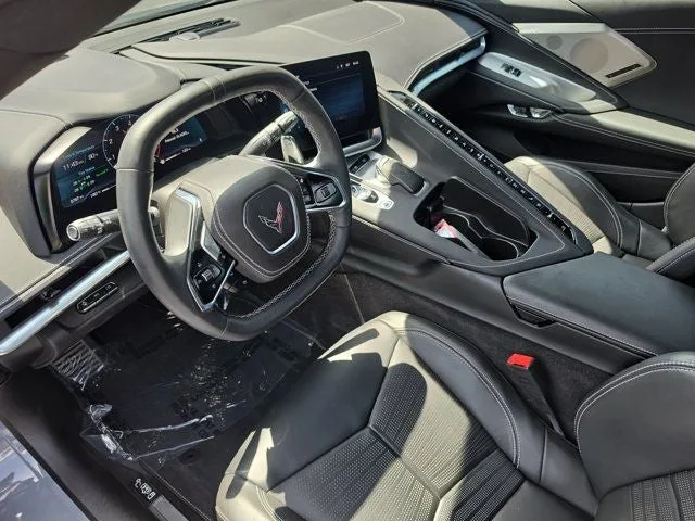 2025 Chevrolet Corvette Stingray 2LT photo 13
