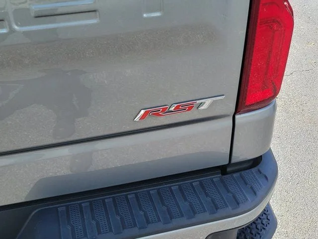 2023 Chevrolet Silverado 1500 RST photo 7
