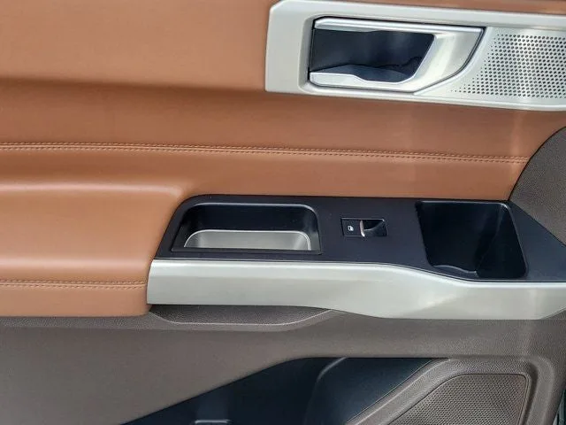 2023 Ford Explorer King Ranch photo 12