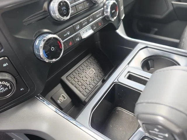 2025 Ford F-150 XLT photo 22