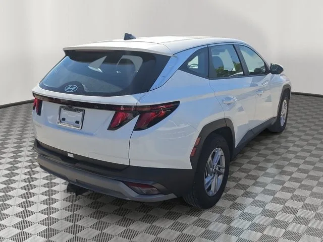 2026 Hyundai Tucson SE photo 5