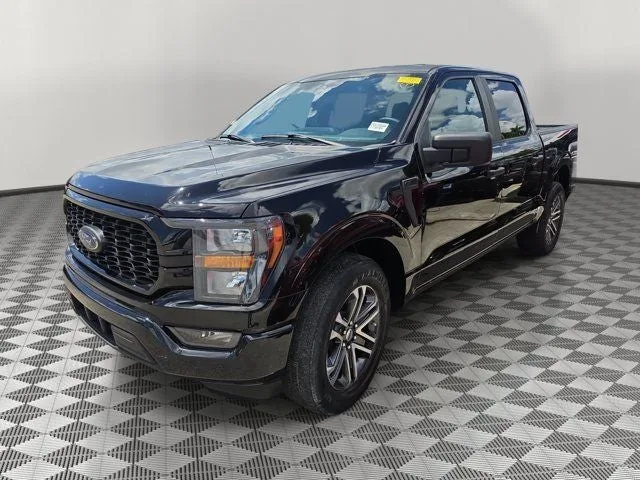 2023 Ford F-150 XL STX photo 3