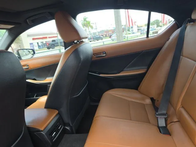 2024 Lexus IS 300 photo 12