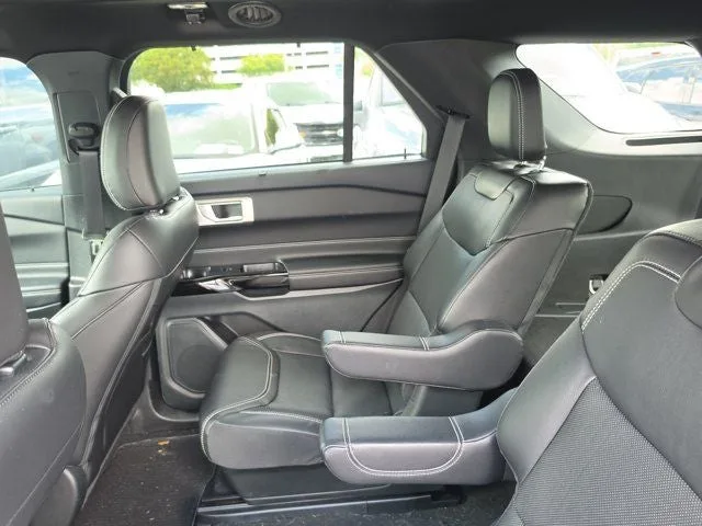 2023 Ford Explorer ST photo 12