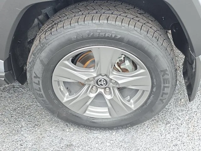 2024 Toyota RAV4 Hybrid LE photo 10