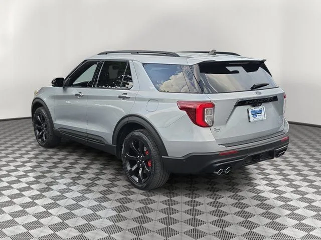 2023 Ford Explorer ST photo 4
