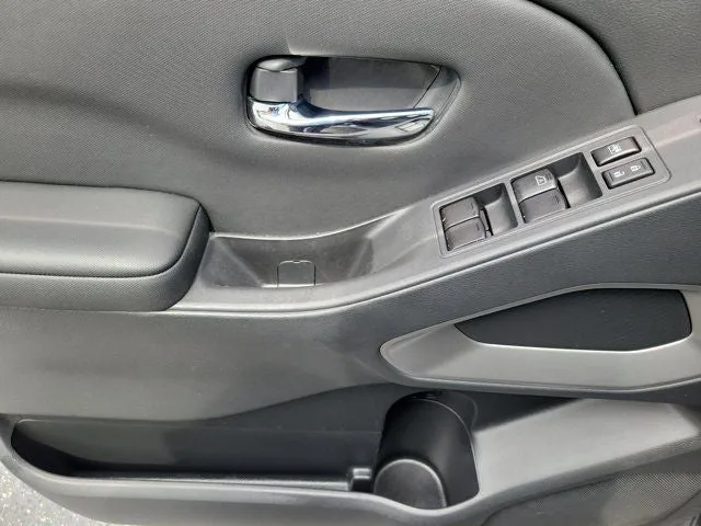 2024 Nissan Frontier SV photo 13