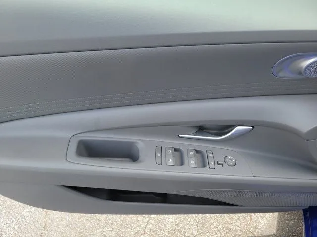 2024 Hyundai Elantra SEL photo 14