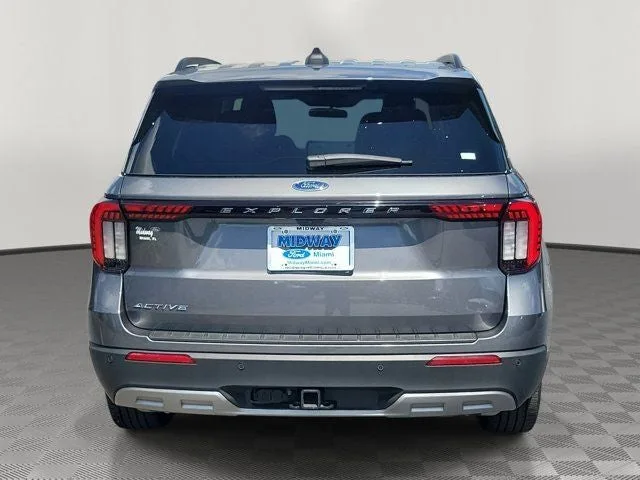 2025 Ford Explorer Active photo 4