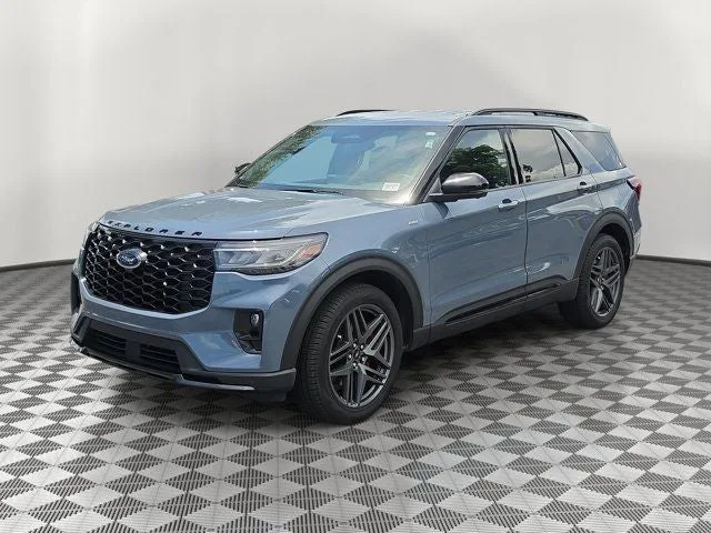 2025 Ford Explorer ST-Line photo 3