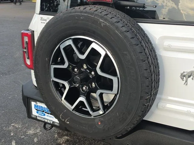 2025 Ford Bronco Outer Banks photo 7