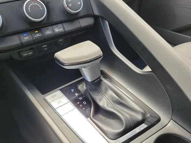 2021 Hyundai Elantra SE photo 24