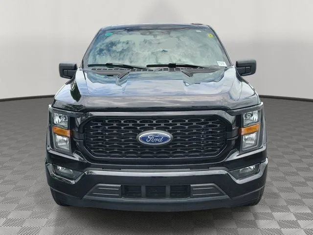 2023 Ford F-150 XL photo 2
