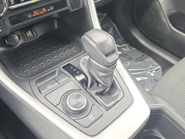 2024 Toyota RAV4 Hybrid LE photo 27