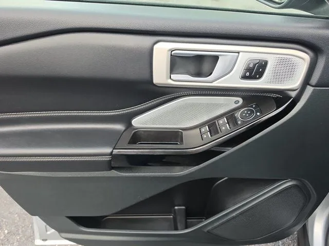 2023 Ford Explorer ST photo 20