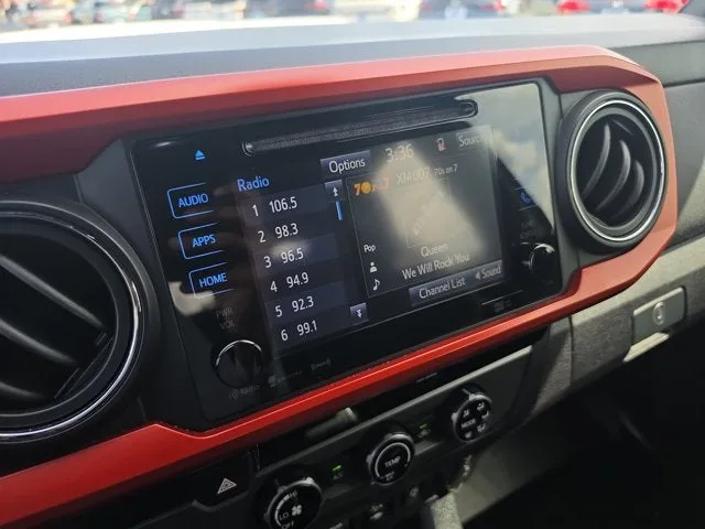 2018 Toyota Tacoma TRD Sport V6 photo 27