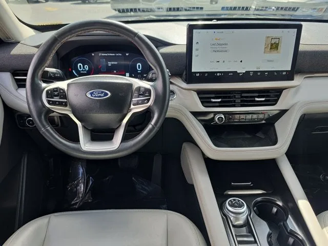 2025 Ford Explorer Active photo 18