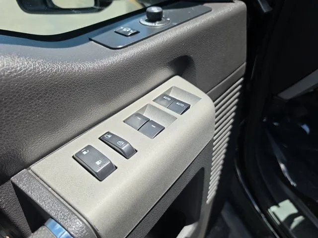 2015 Ford F-250SD Lariat photo 15