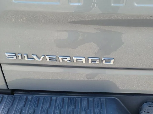 2023 Chevrolet Silverado 1500 RST photo 8