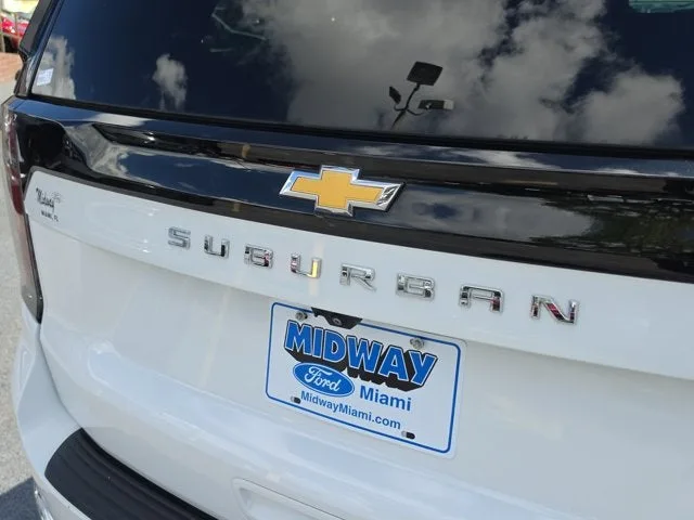 2025 Chevrolet Suburban LS photo 7