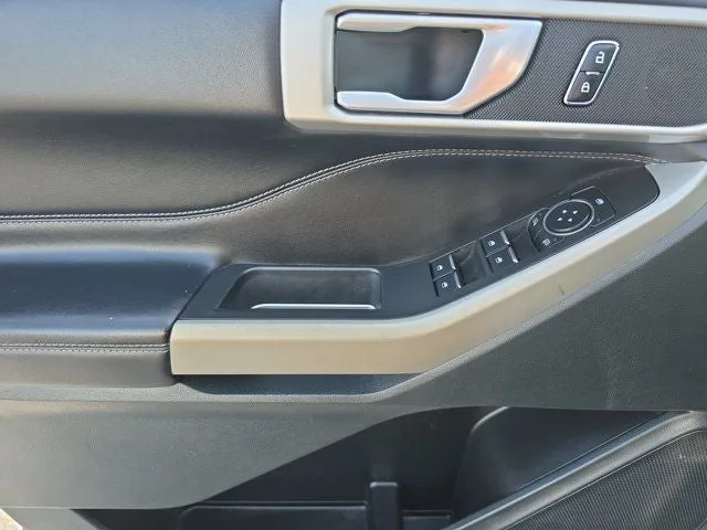 2023 Ford Explorer XLT photo 14