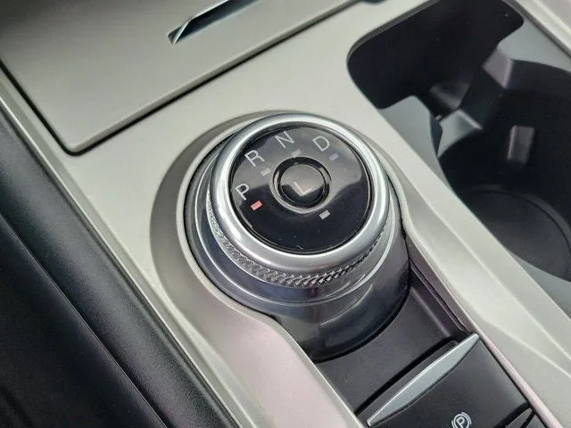 2023 Ford Explorer XLT photo 25