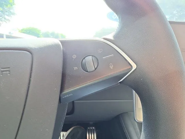 2025 Tesla Model 3 Performance photo 19