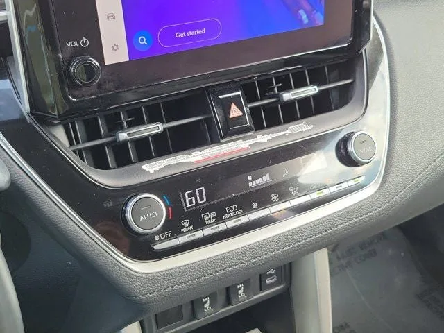2023 Toyota Corolla Cross XLE photo 27