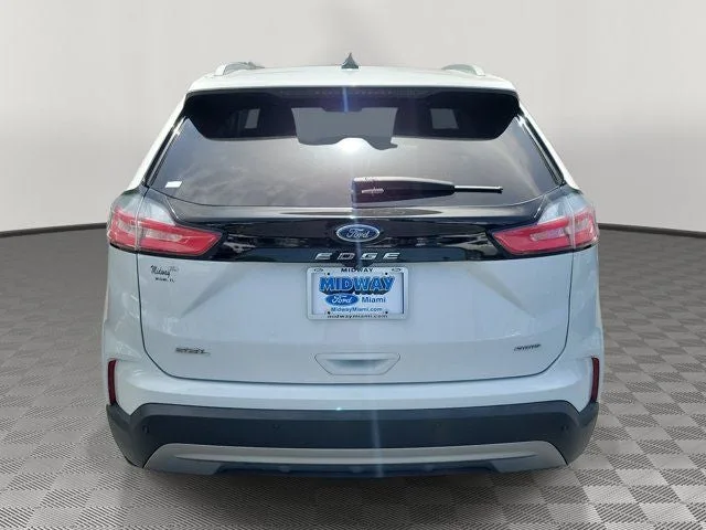 2022 Ford Edge SEL photo 5
