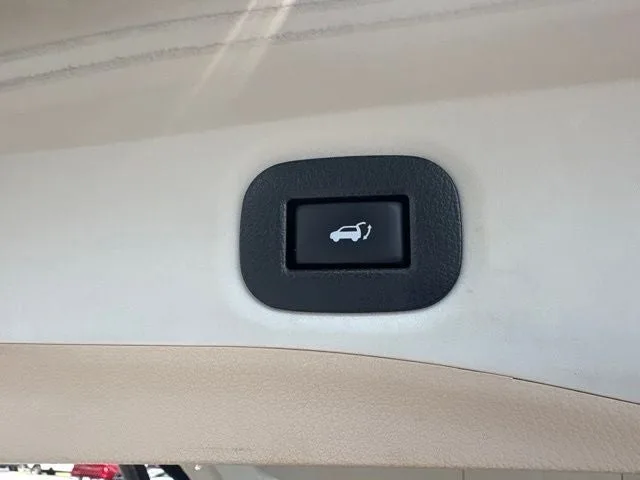 2017 Nissan Rogue SL photo 18
