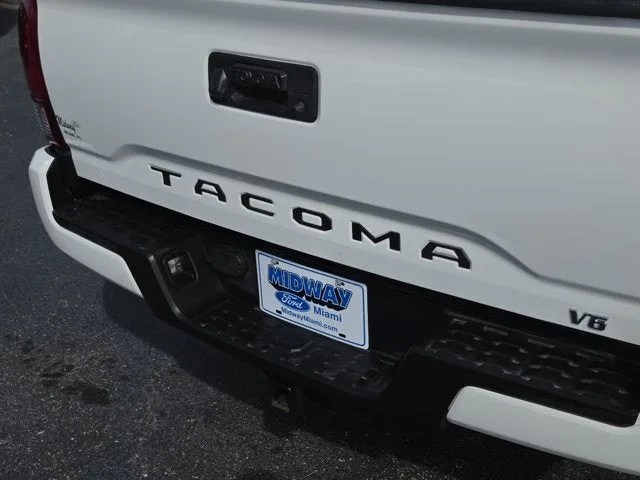 2018 Toyota Tacoma TRD Sport V6 photo 7
