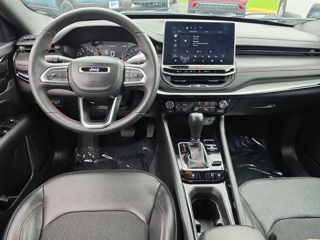 2025 Jeep Compass Trailhawk photo 18