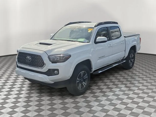 2018 Toyota Tacoma TRD Sport V6 photo 3