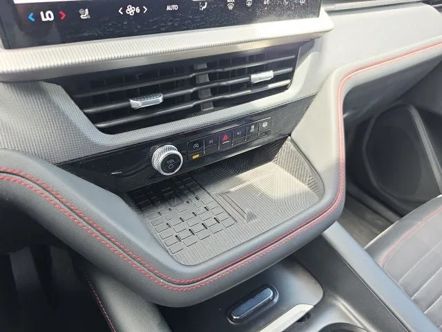 2025 Ford Explorer ST-Line photo 26