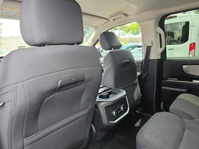 2025 Ford Expedition Active photo 16